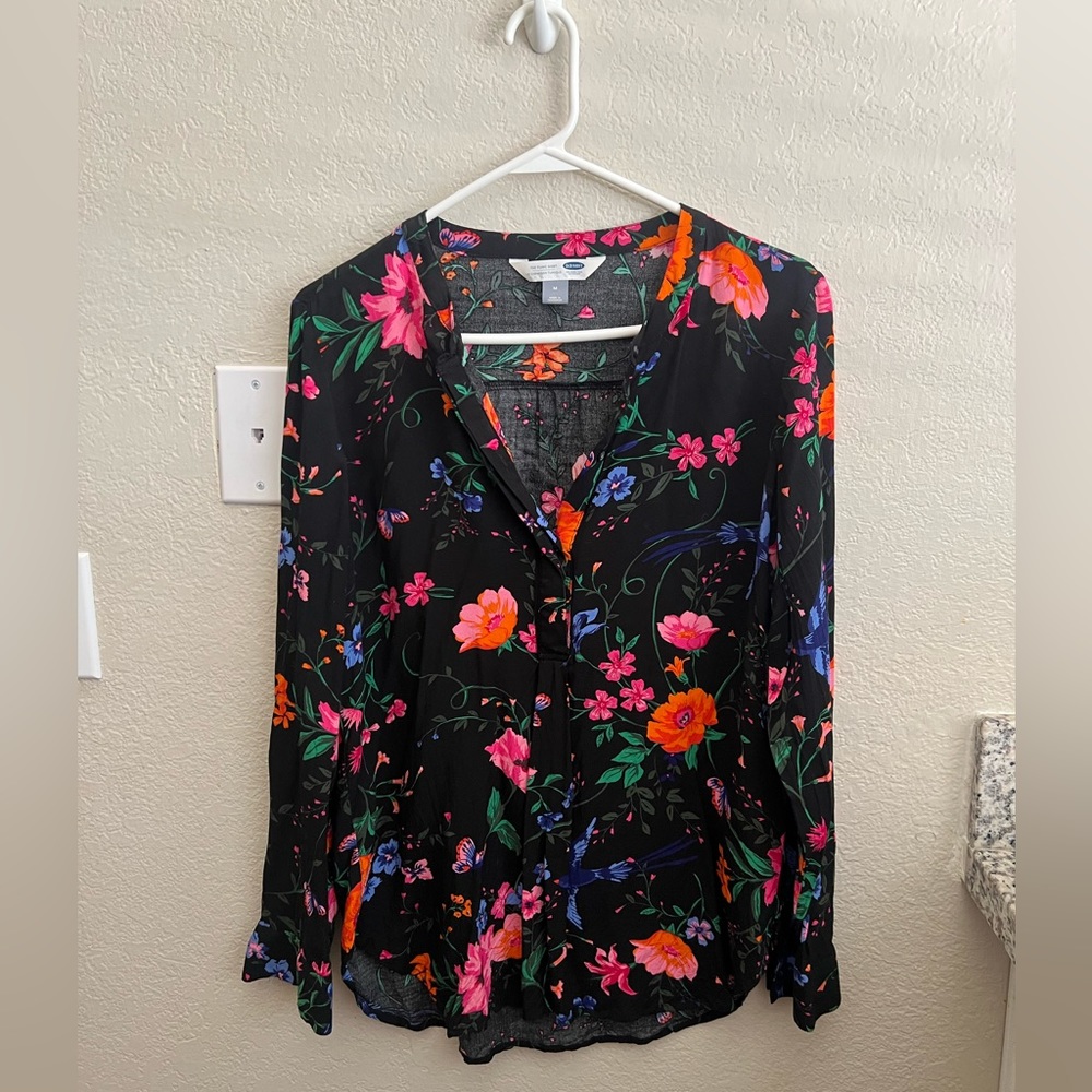Women’s black floral tunic top